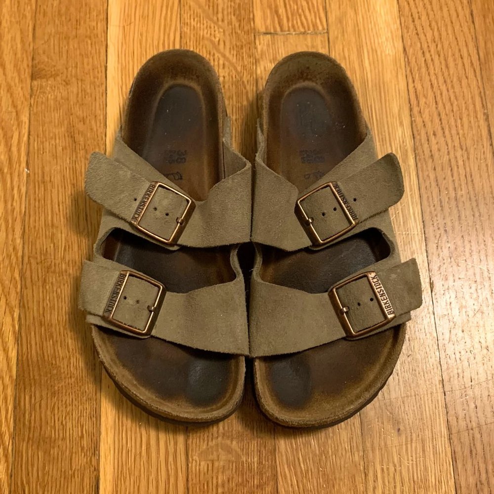 Birkenstock Arizona Soft Footbed Sandals in Taupe Suede